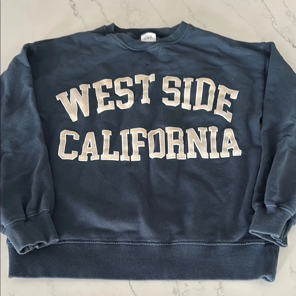 Zara Blue Crewneck Sweater with Vintage Collegiate Design